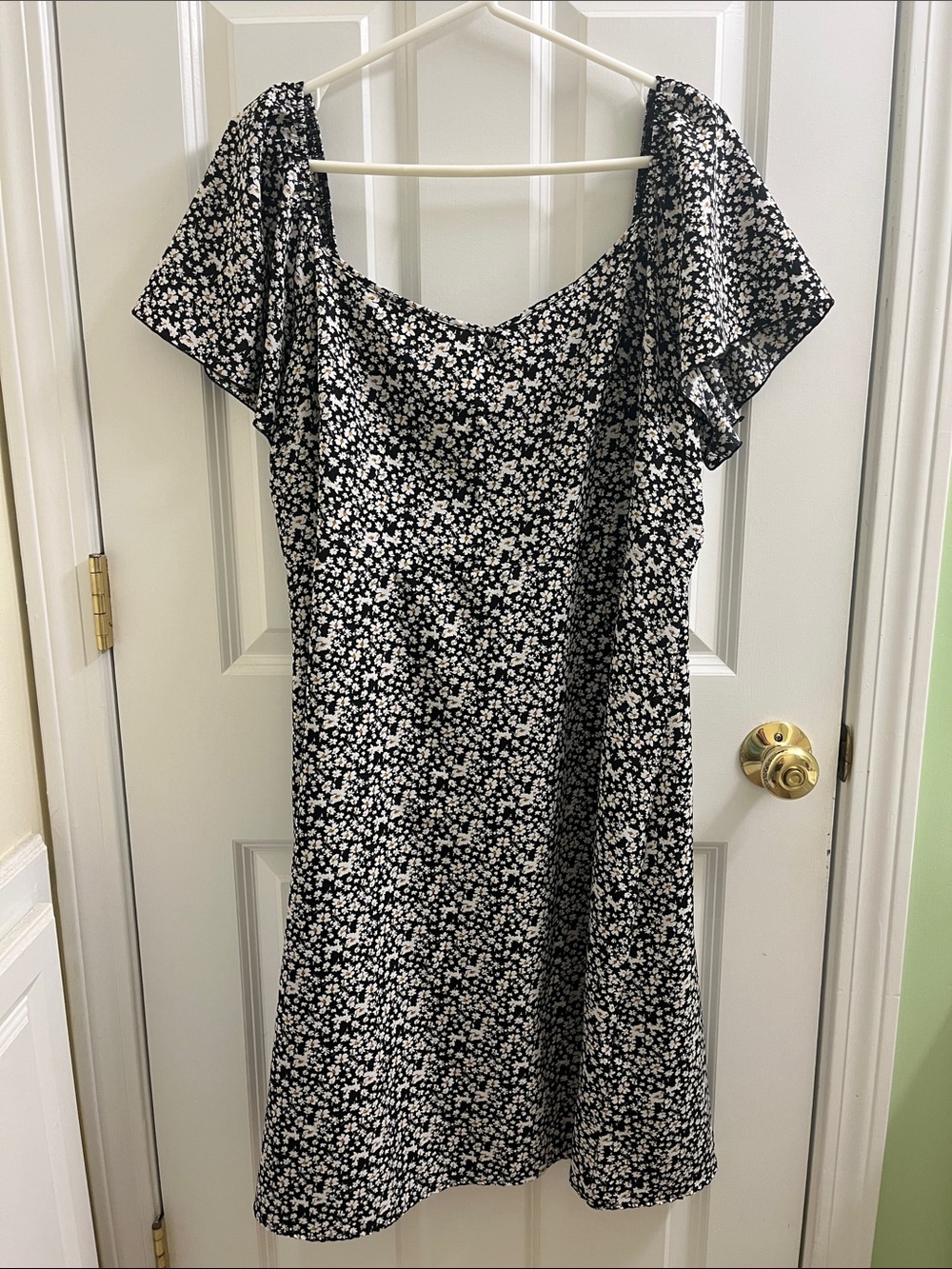 Black and White Floral Flutter Sleeve Sun Dress